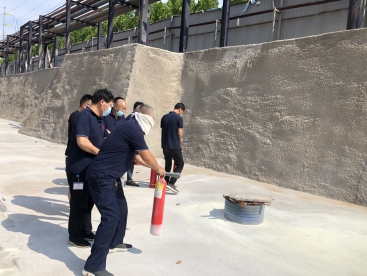 筑牢防火墻，把好安全關(guān)，  ---公司開展消防應(yīng)急演練