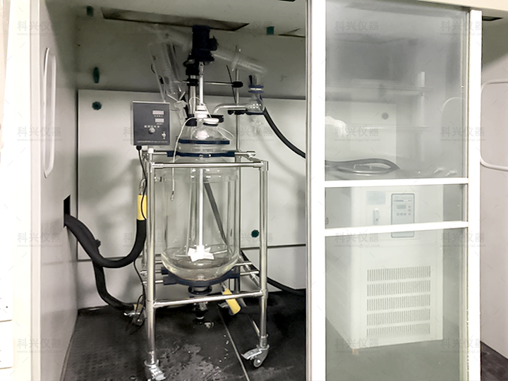 上?？婆d儀器與某公司合作