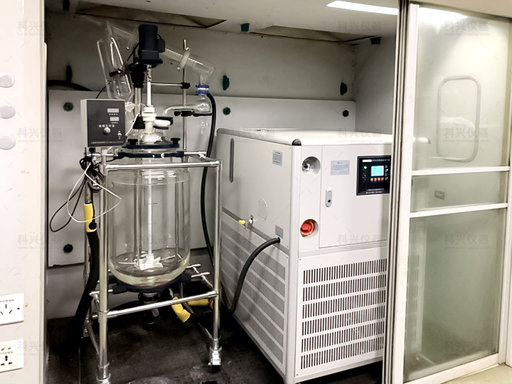 上?？婆d儀器與某公司合作