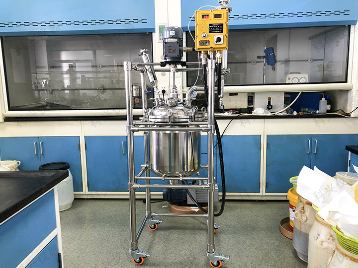 上?？婆d儀器與上海某實(shí)業(yè)公司合同不銹鋼反應(yīng)釜